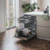 Посудомоечная машина в интерьере на кухне